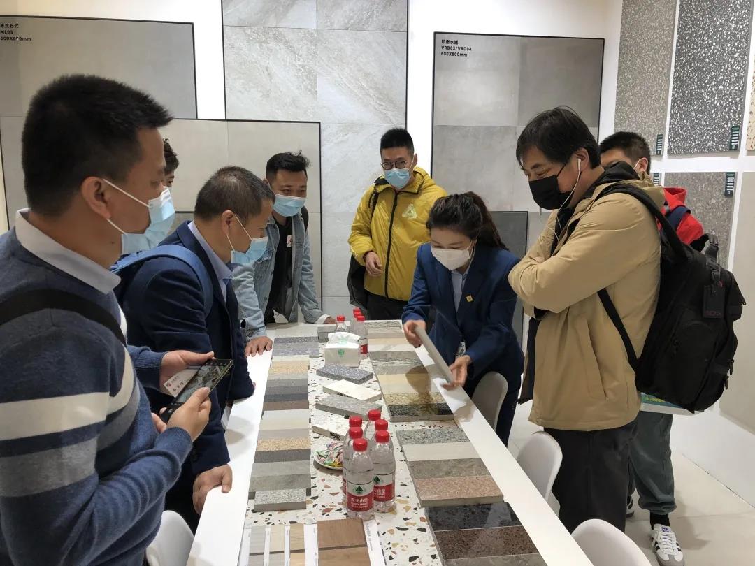 湖南天欣科技股份有限公司,岳陽(yáng)大理石,全拋釉,彩晶磚,超平釉,金剛釉,啞光磚生產(chǎn)銷(xiāo)售 湖南天欣科技股份有限公司,岳陽(yáng)大理石,全拋釉,彩晶磚,超平釉,金剛釉,啞光磚生產(chǎn)銷(xiāo)售